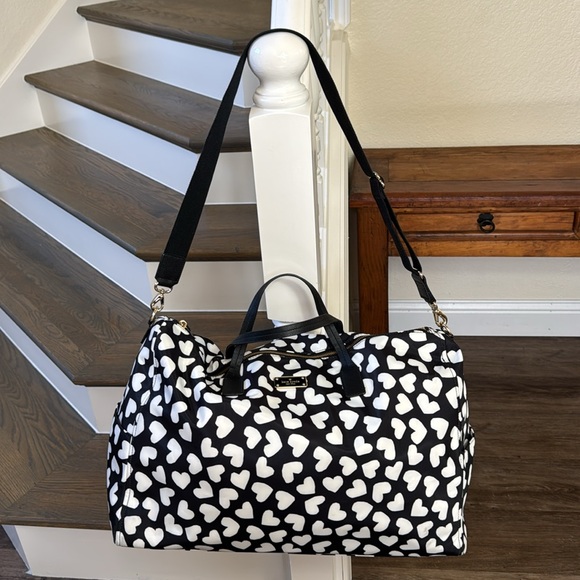 Kate Spades Stylish Black and White Heart Pattern Women's Bag - Picture 12 of 13